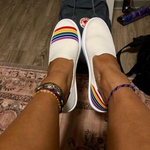 Rothys LE Rainbow